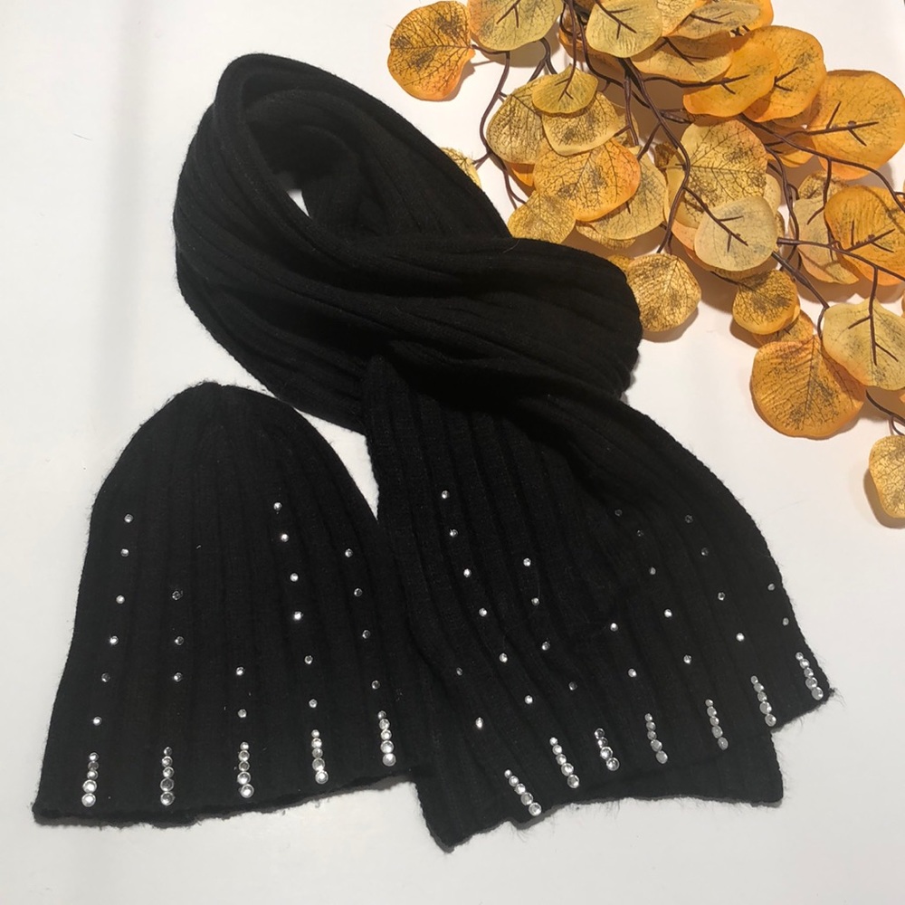2/15$ Hat and marching scarf in back with sequins